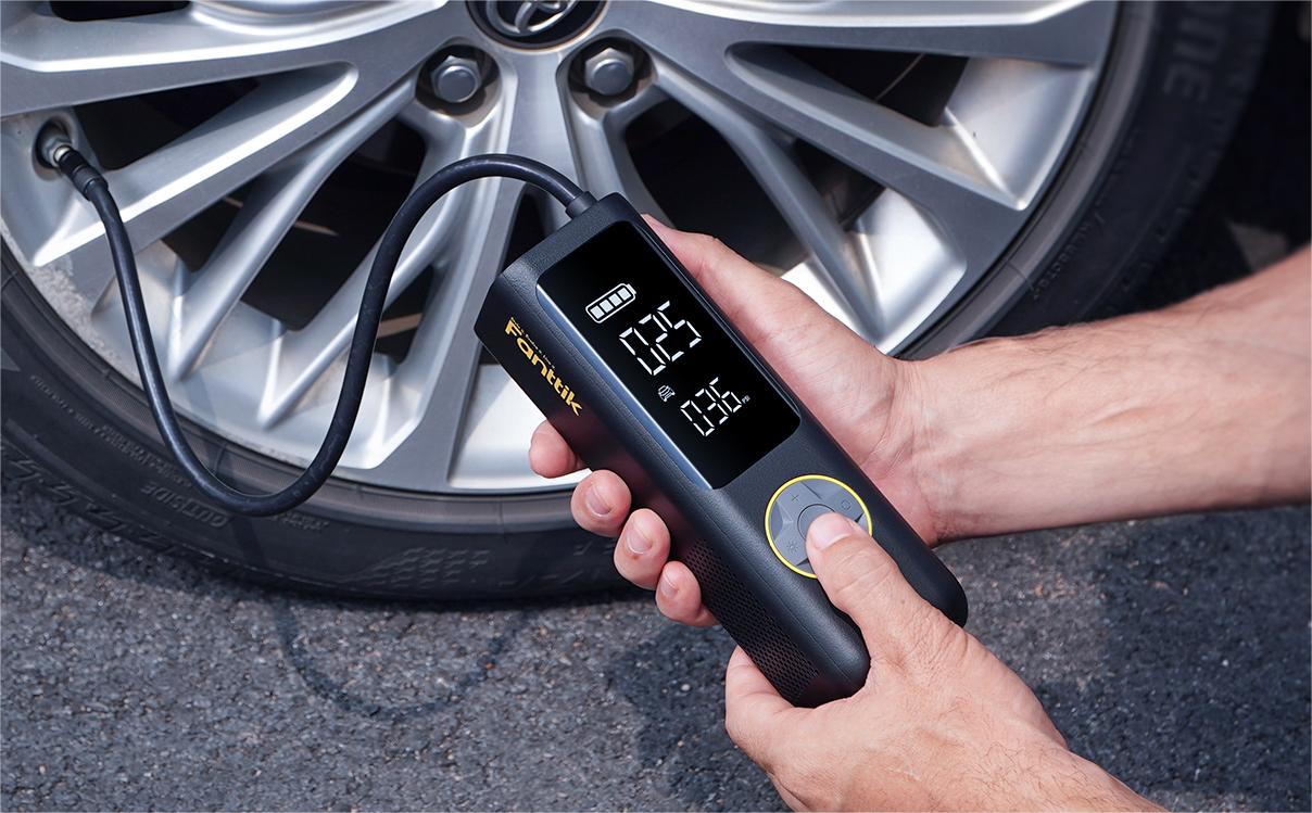 Fanttik X8 APEX™ 7800mAh Tragbare Elektronische Luftpumpe 12V, 10,3BAR / 150PSI Elektrischer Kompressor 2X Schneller, Dualer Bildschirm mit LCD, 5 Modi für Autos, E-Bikes, Motorräder, Bälle