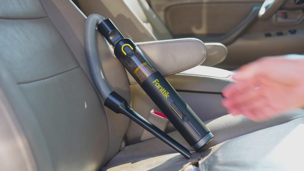 Video laden: Fanttik Slim V10 Apex Kabelloser 4-in-1 Auto & Mini-Handstaubsauger mit 19000 Pa Saugkraft, Smarter Digitalanzeige und 2 Saugmodi für Auto, Büro & Tastaturen