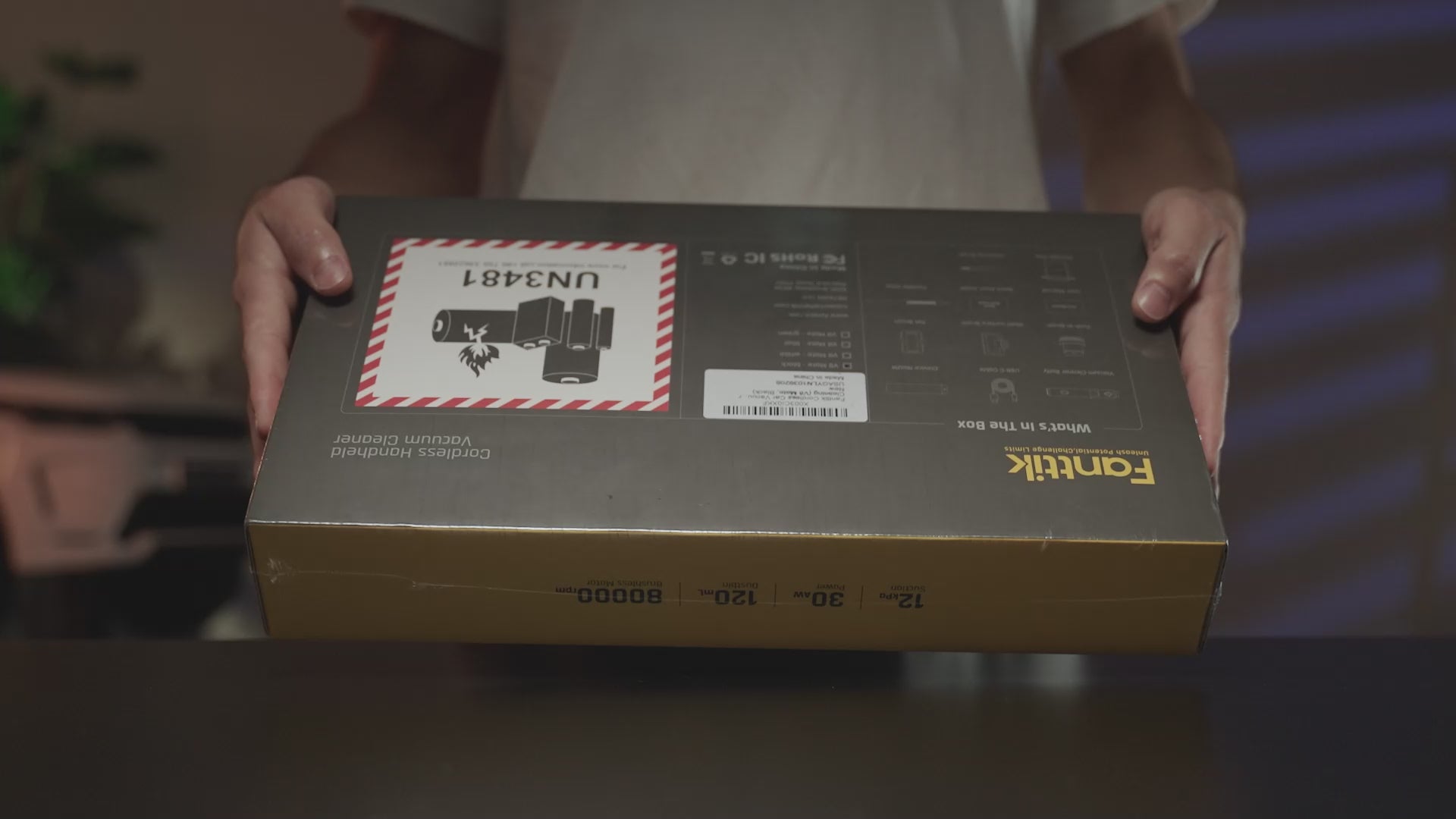 Video laden: Fanttik Slim V8 Mate Akku-Autostaubsauger mit Hoher Leistung, 12000 Pa/30 AW, RobustClean™ Tragbarer Staubsauger mit flexiblem Schlauch und Haustierbürste für die Innenreinigung von Autos